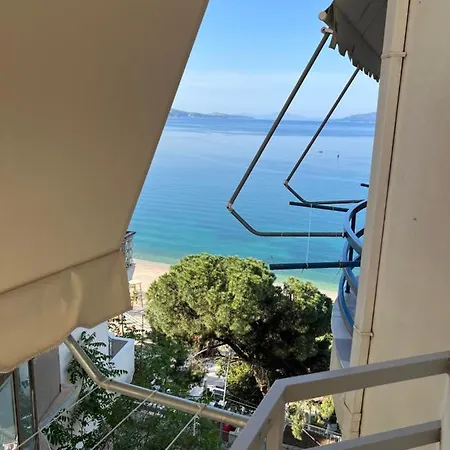 Apartment Kanes Free Rooftop Pool Access