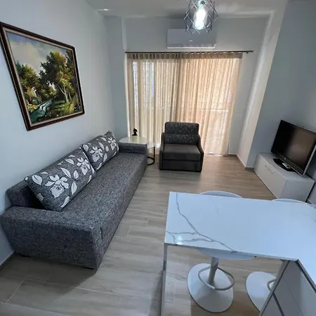 Apartment Kanes Free Rooftop Pool Access Sarandë