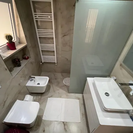 Kanes Free Rooftop Pool Access Apartment Sarandë